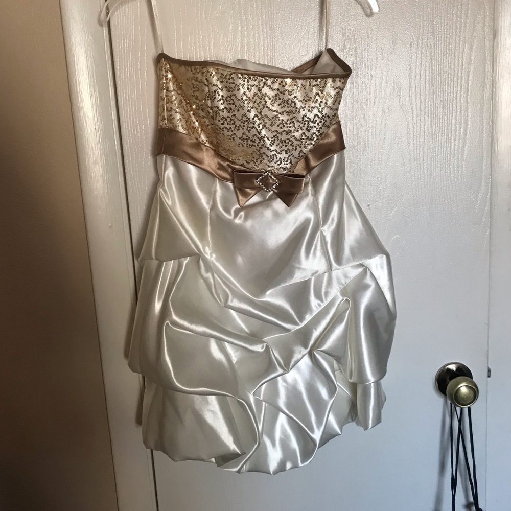 Jessica McClintock Prom Dress- White and Gold sz3